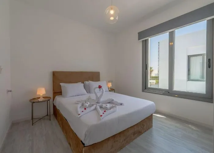 Luxury With Private Pool Sholan 2 *
